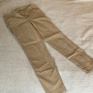 Old Navy Pixie Pants size 0, in Khaki, 97% cotton w/ 3% spandex.